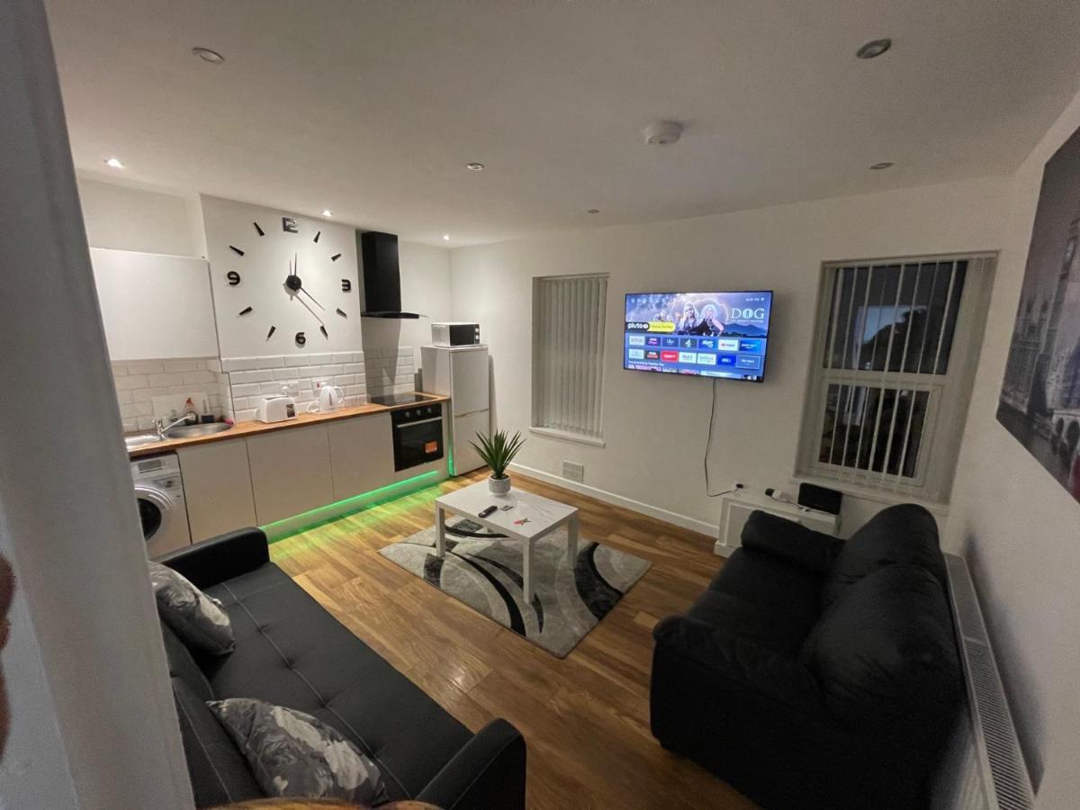 Central Serviced Apartments - Two Bedroom Apartment 카디프 외부 사진